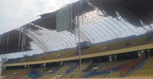 Atap Stadion Wibawamukti Lepas Ditiup Angin Kencang