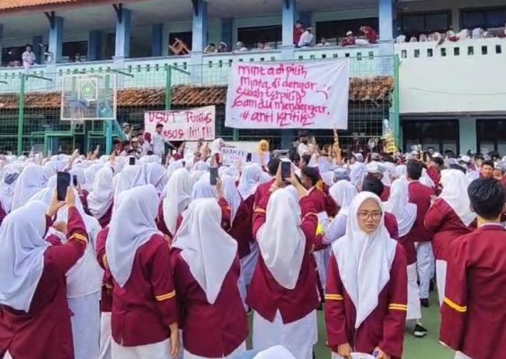 Ini Alasan Kepsek MAN 2 Kota Bekasi Didemo Siswanya Sendiri