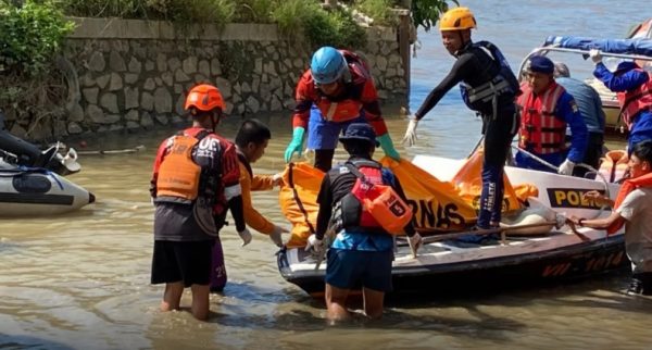 Update : ABK Tenggelam di Sungai Cikeas 1 Orang MD, 1 Orang Hilang