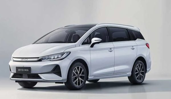 BYD M6 Laris Manis di Indonesia, Setahun Terjual 10 Ribu Unit